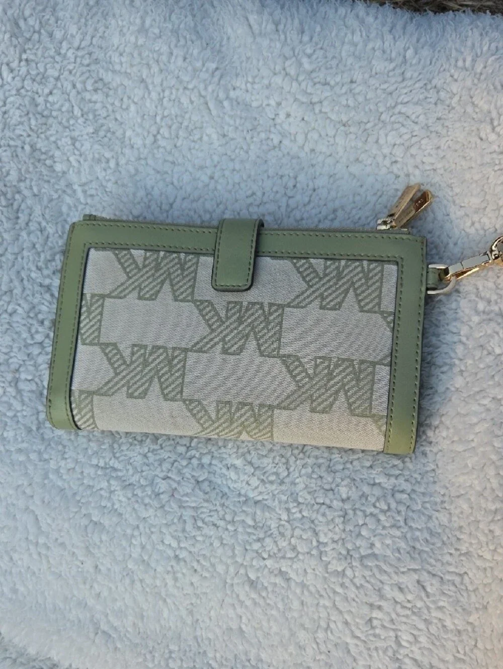 Michael Kors Women’s Green Smart Phone Wallet - Stylish Canvas Graphic